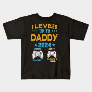 I Leveled Up To Daddy 2024 Funny Soon To Be Dad 2024 Kids T-Shirt